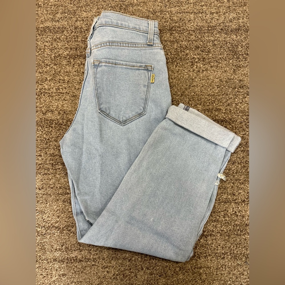 NWT Vibrant MIU Distressed Jeans - Picture 3 of 3